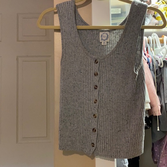 Sweater tank - Picture 1 of 2